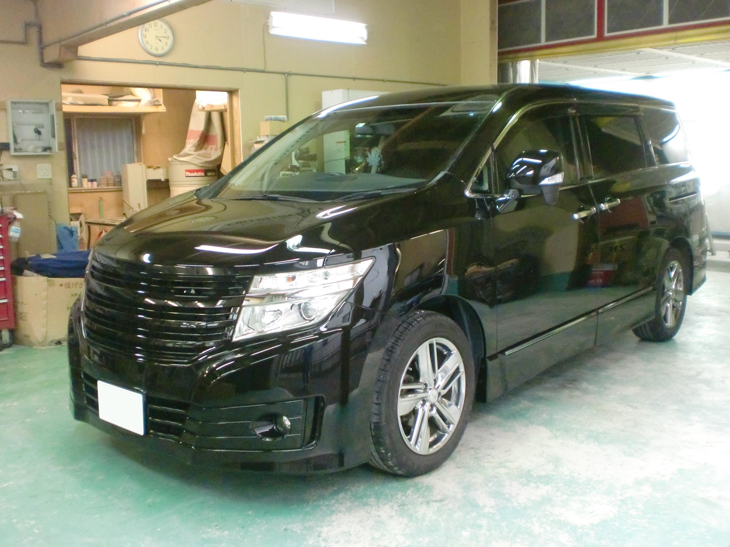 日産 エルグランド E51 オーテックライダー オールペン オールペイント 全塗装 ベンツ オブシディアンブラック コーティング編 埼玉県川口市の板金塗装 オールペンならワイズオートデザイン 日産 エルグランド E51 オーテックライダー オールペン オールペイント 全塗装 ベンツ オブシディアンブラック コーティング編 埼玉県川口市の板金塗装 オールペンならワイズオートデザイン