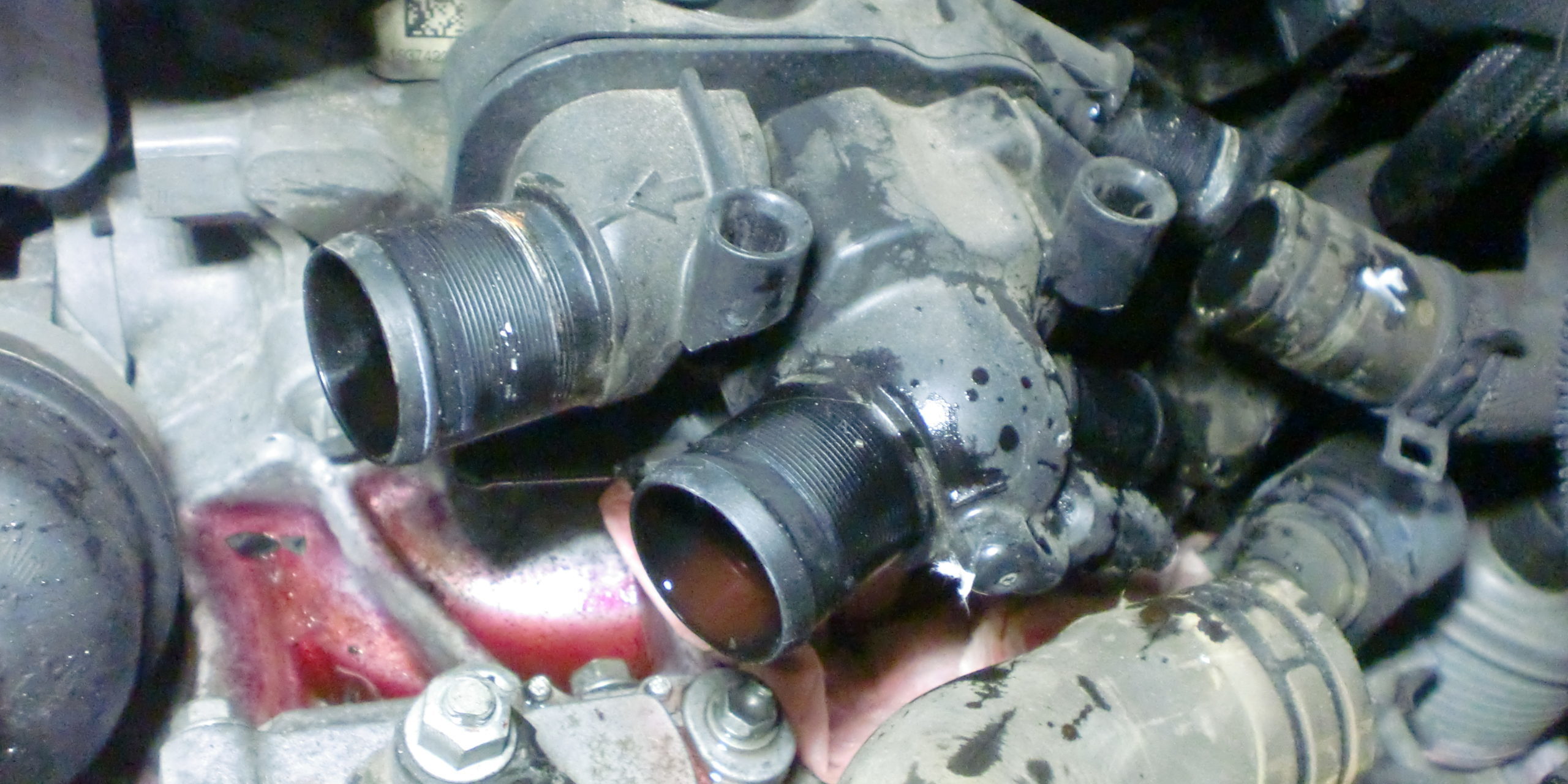 BMWミニ R55 R56 R57 R58 R59 R60 R61 水漏れ クーラント漏れ BMWミニ R55 R56 R57 R58 R59 R60 R61 水漏れ クーラント漏れ