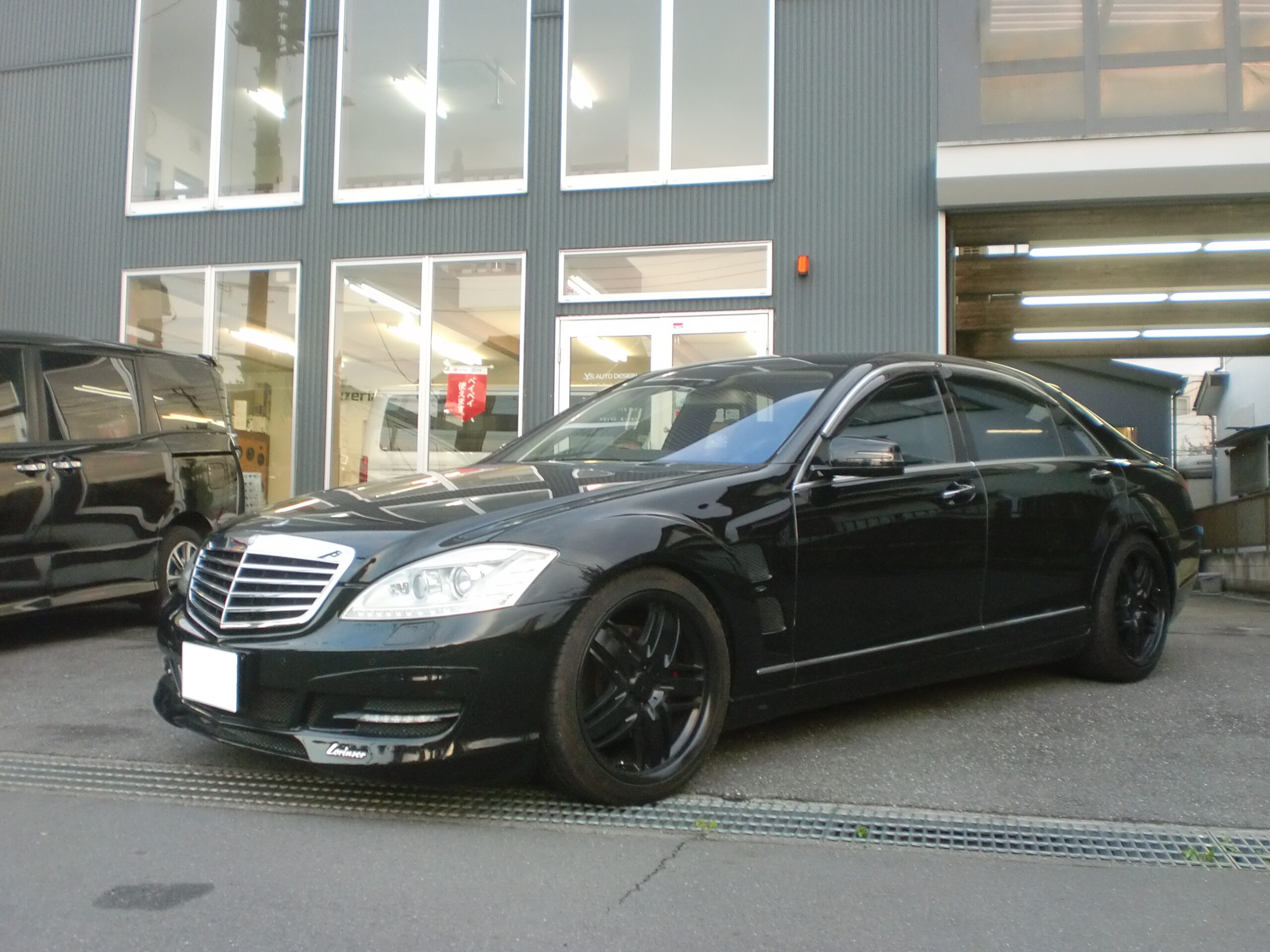 中古　美品　メルセデスベンツ W221 Sクラス 前期 純正 ヘッドライト 左右セット　送料安くします 中古品 メルセデス ベンツ W221 W216 前期型 純正ウッドステアリング